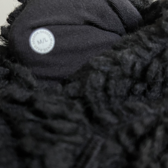 EUC Lululemon Scuba Oversized Sherpa 1/2 Zip// Black / M/L - Picture 4 of 5